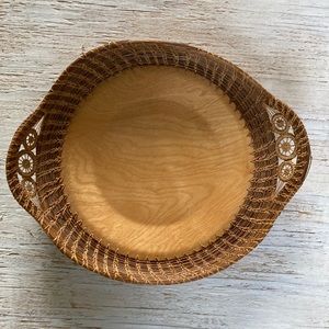 LAST CALL!! Gorgeous woven wicker basket/tray